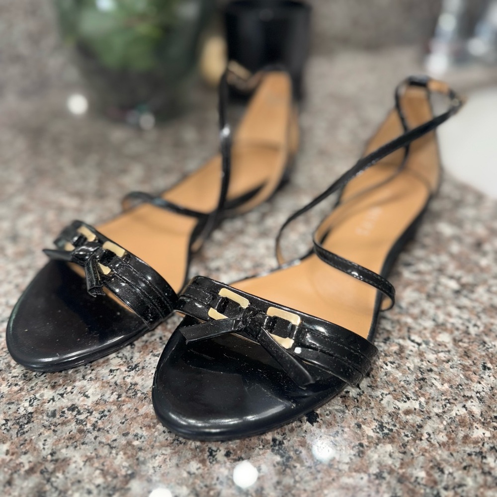 Talbots Finley 4 Black Strappy Sandals with Gold Accents, size 7M